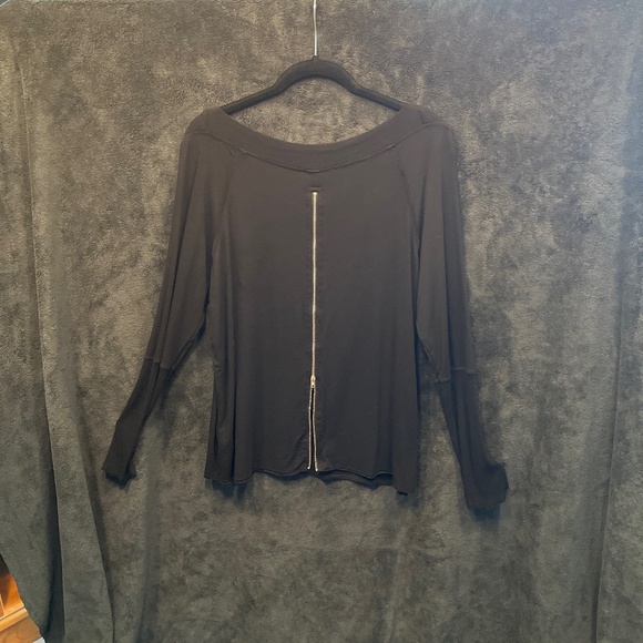 Shirt - Picture 2 of 5